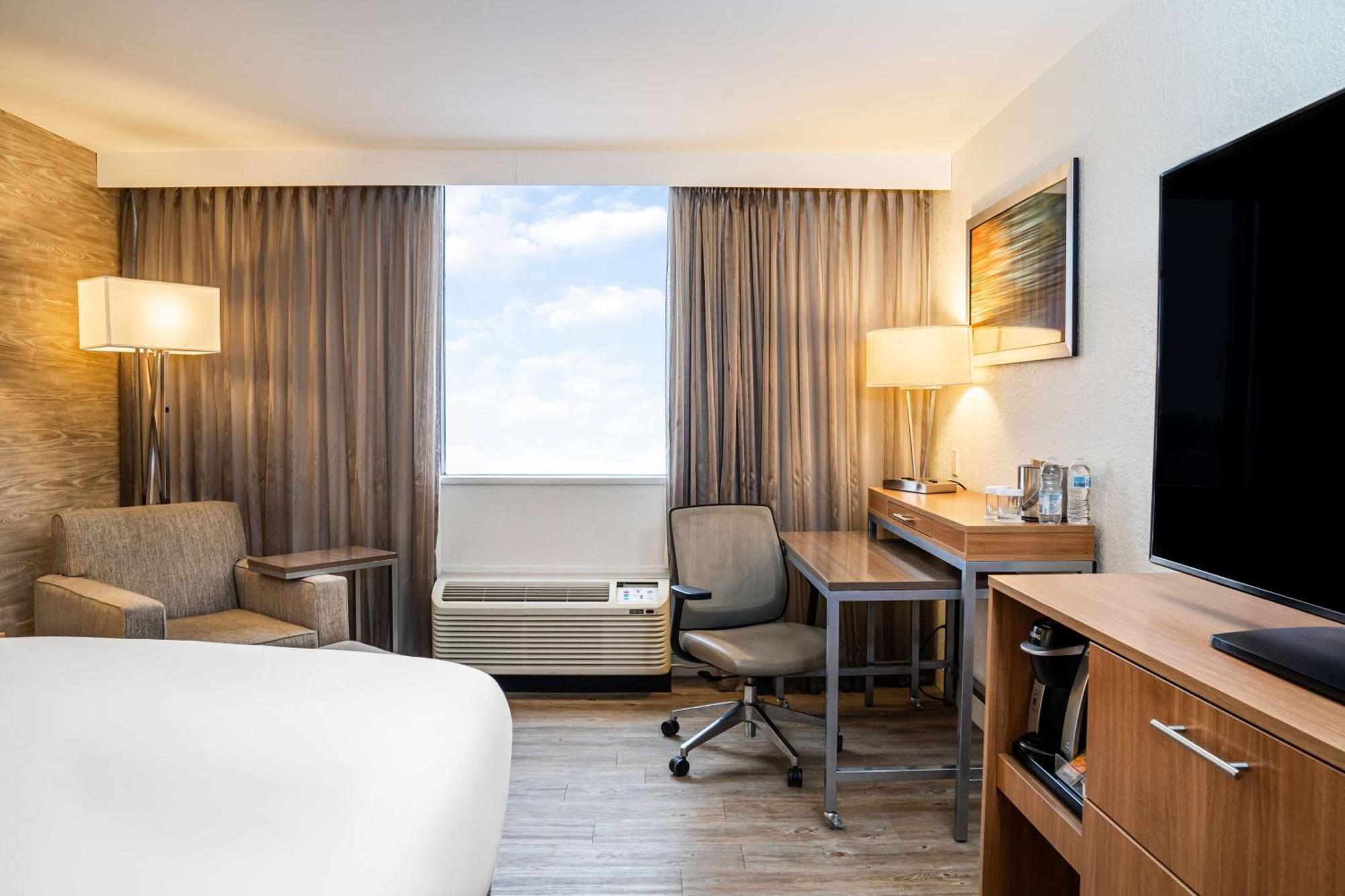 Hotel DoubleTree by Hilton Kitchener Exterior foto